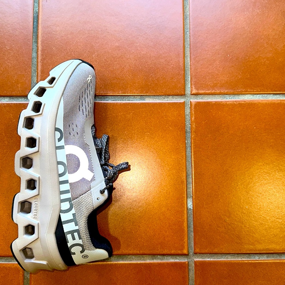 On Running Women’s sneakers
